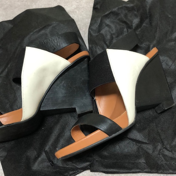 Great used condition. United Nude - Picture 3 of 7